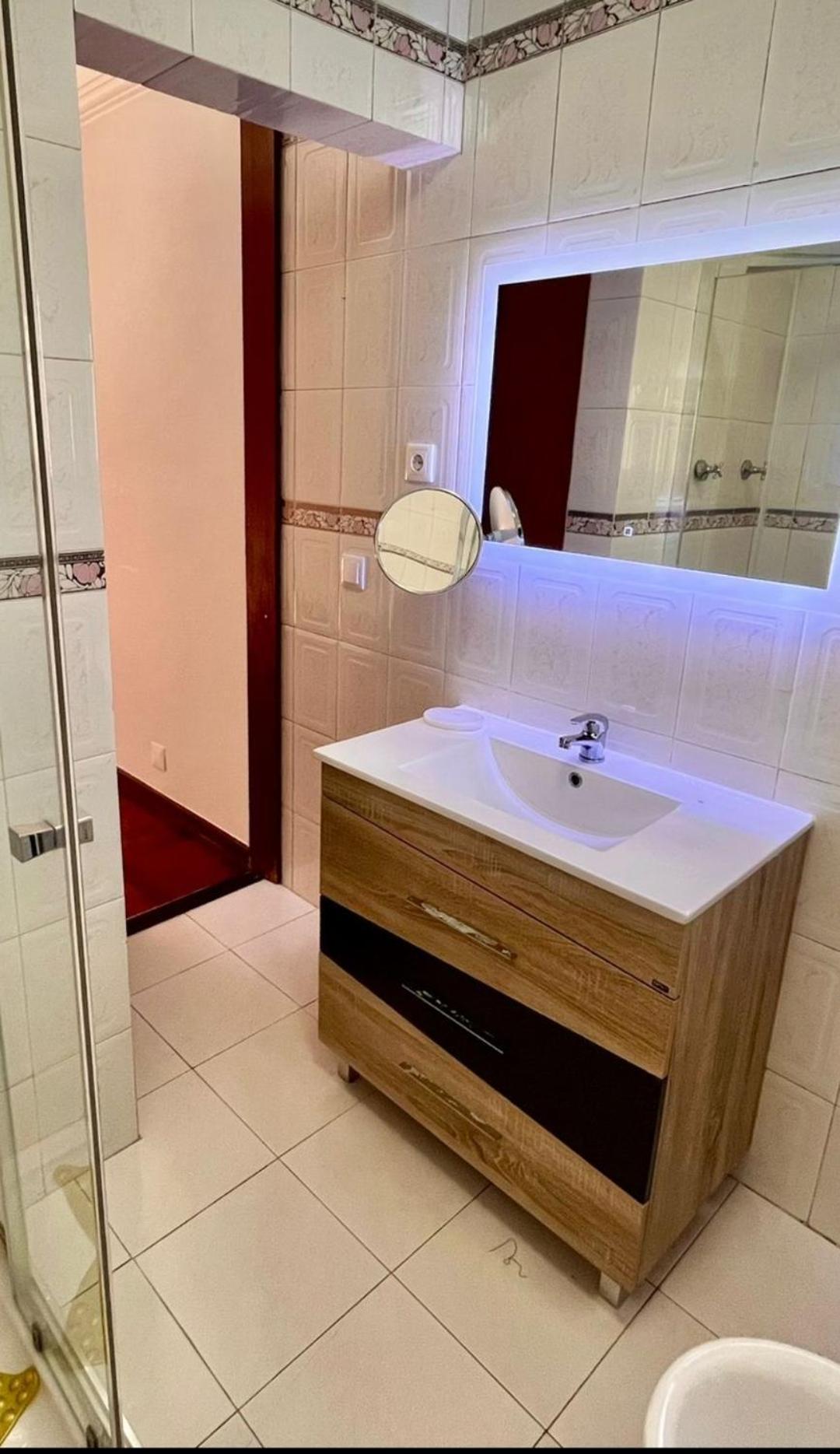 Quarto Boa Localizacao Com Cozinha E Casa De Banho Διαμέρισμα Caparica Εξωτερικό φωτογραφία